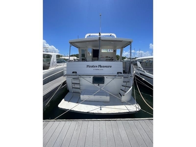 2000 Jefferson Maralago 46 powerboat for sale in
