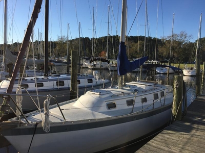 1979 Endeavour Yachts E 32 Partnership sailboat for sale in North Carolina