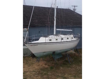 1981 Hunter Shoaldraft 33 sailboat for sale in Michigan