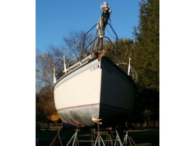 1984 Hunter 31 sailboat for sale in Connecticut