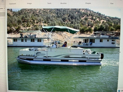 Lowe Pontoon 20' Boat Located In San Martin, CA - Has Trailer
