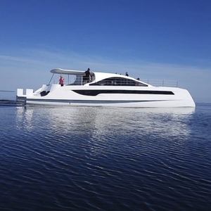Catamaran motor yacht - Class 6 - O-Yachts - cruising / electric / hybrid