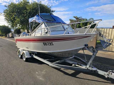 1986 Trailcraft 5.8m plate alloy boat