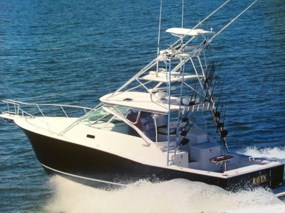 2002 Cabo 35