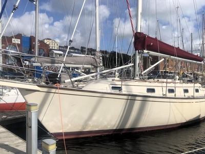 For Sale: 1990 Island Packet 35