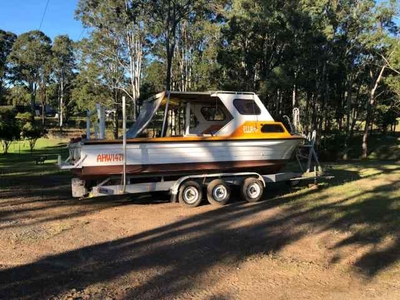 PROJECT As Is -HALF CABIN - BUNK .FISHING BOAT/ CRUISER TRAILER