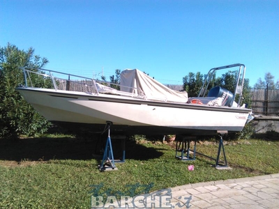 Boston Whaler OUTRAGE 19 used boats