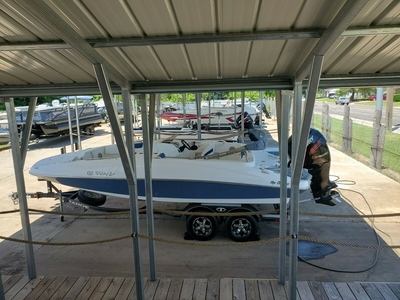 Mercury Tahoe 2150 Deck Boat W/200hp Mercury 4-Stroke OB