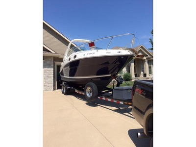 2006 Sea Ray Sundacer 260 powerboat for sale in Kansas