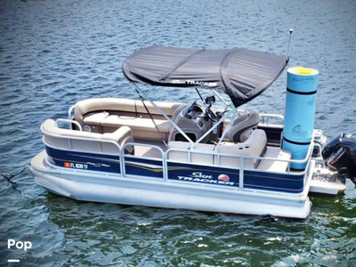 2022 Sun Tracker 18 Dlx Party Barge