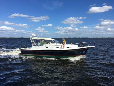 34' 2001 Mainship Pilot 34