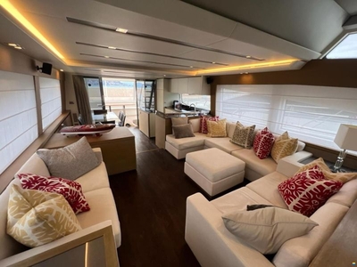2014 Prestige Yachts 750, EUR 1.908.000,-