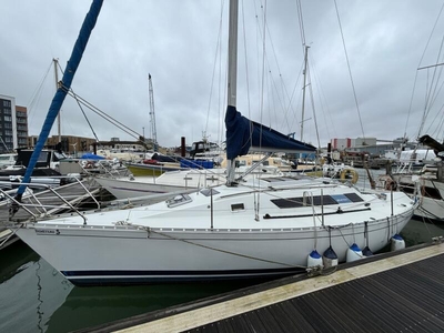 For Sale: 1986 Beneteau First 305