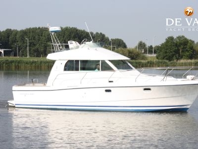 BENETEAU ANTARES 10.80 motor yacht for sale