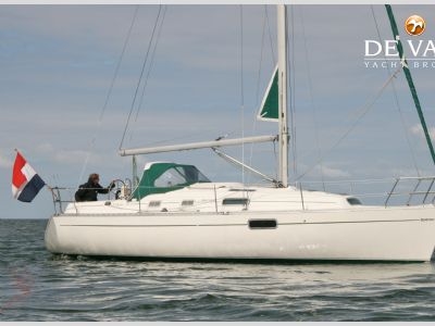 BENETEAU OCEANIS 321 sailing yacht for sale