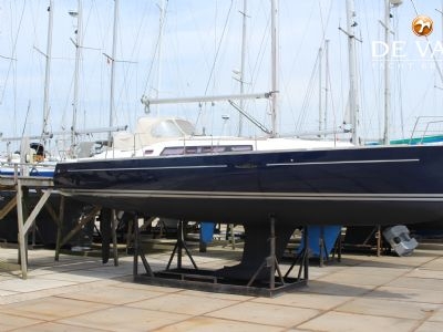 BENETEAU OCEANIS 37 sailing yacht for sale