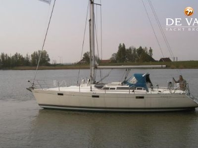 BENETEAU OCEANIS 390 sailing yacht for sale