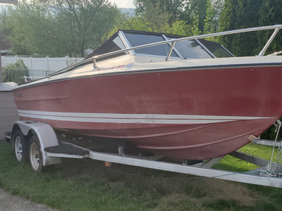 Century Raven 18' Runabout & Trailer - Pennsylvania