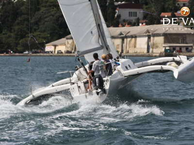FARRIER F9 - R TRIMARAN sailing yacht for sale