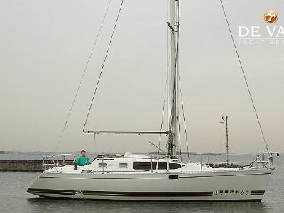 FEELING 326 sailing yacht for sale