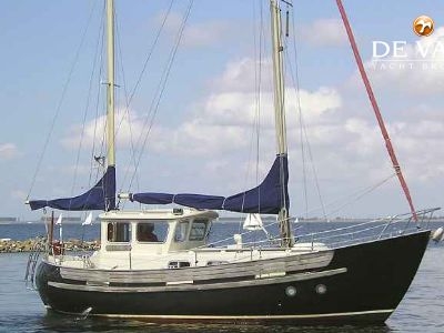 FISHER 30 sailing yacht for sale