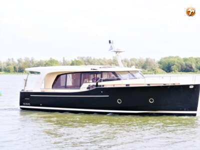 GREENLINE 40 motor yacht for sale