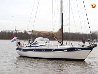 HALLBERG RASSY 382 sailing yacht for sale