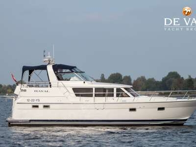 TRADER 42 SIGNATURE motor yacht for sale