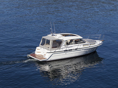 Inboard express cruiser - SAGA 320 SUNTOP - Saga boats - hard-top