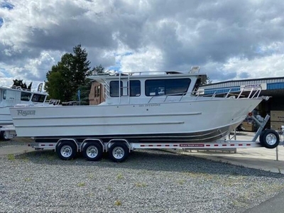 30' 2021 Raider 300 Offshore