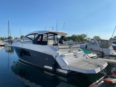 39' 2017 Cruisers Yachts 390 Express Coupe