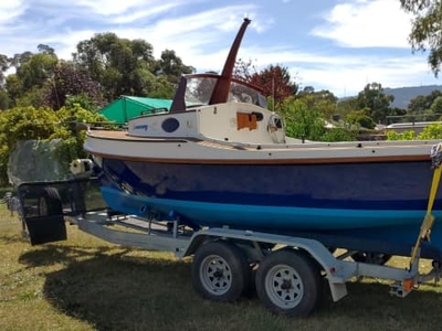 Terrara 18 inboard picnic boat