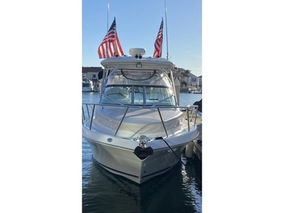 2006 Robalo R265 Express Walkaround powerboat for sale in California