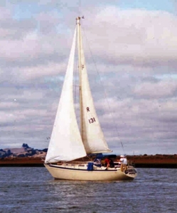 1977 Islander 32