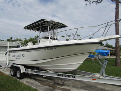 1999 Boston Whaler 23 Outrage powerboat for sale in Florida
