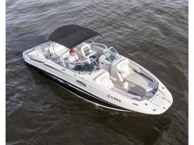 2010 Sea Ray Sundeck 260 powerboat for sale in New York