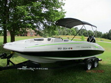 TAHOE 2150 DECKBOAT WITH MERCURY 200HP, TRAILER AND COVER