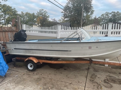 Starcraft 16' Boat Located In Grand Island, NY - Has Trailer