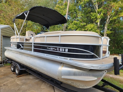 SUN TRACKER PARTY BARGE DLX 22FT PONTOON BOAT 75HP MERCURY OUTBOARD MOTOR