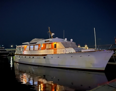 1972 Trumpy 72 Houseboat Dovetail | 72ft