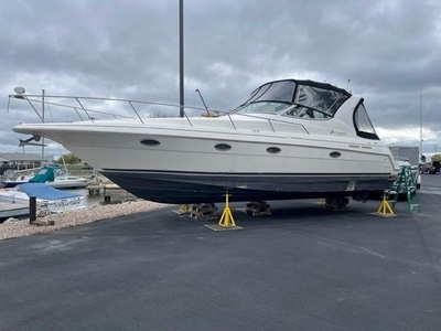 2003 Cruisers Yachts 3372 | 33ft