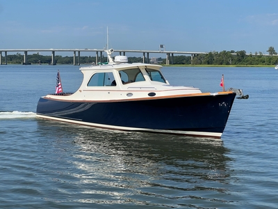 2004 Hinckley 36 Picnic Boat EP Southern Seas | 36ft