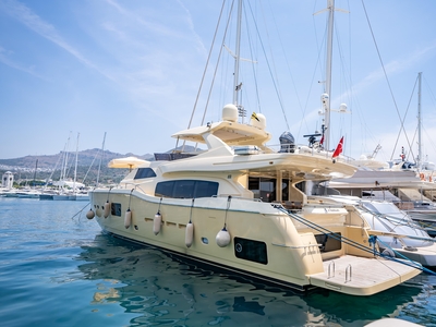 2010 Ferretti Yachts Altura 840 | 80ft