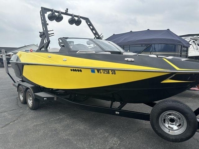 2018 Axis T23 | 23ft
