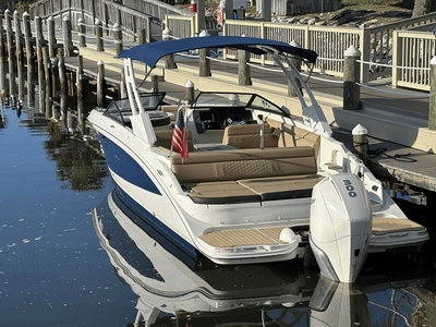 2021 Sea Ray 270 SDX-OUTBOARD | 27ft