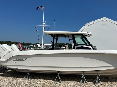 2023 Boston Whaler 380 Outrage BWCP0135G223 | 38ft