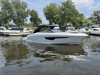 2023 Cruisers Yachts 34 GLS | 34ft