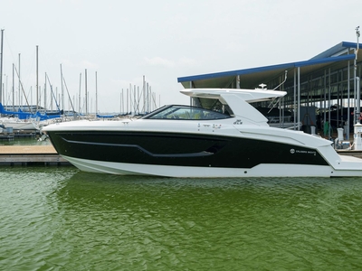 2023 Cruisers Yachts 38 GLS | 37ft