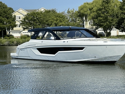 2024 Cruisers Yachts 50 GLS Outboard | 50ft