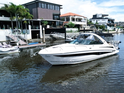 SEA RAY 370 VENTURE - TWIN OUTBOARDS